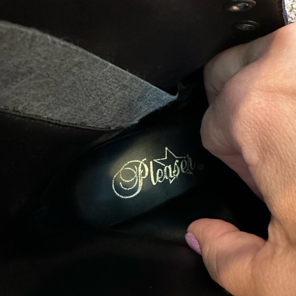 Pleaser boots with custom boot covers
Size 7 - Picture 11 of 11